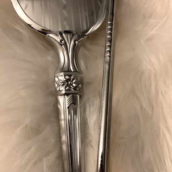 Vintage Antique Brush and Comb Vanity Set - Picture 2 of 6